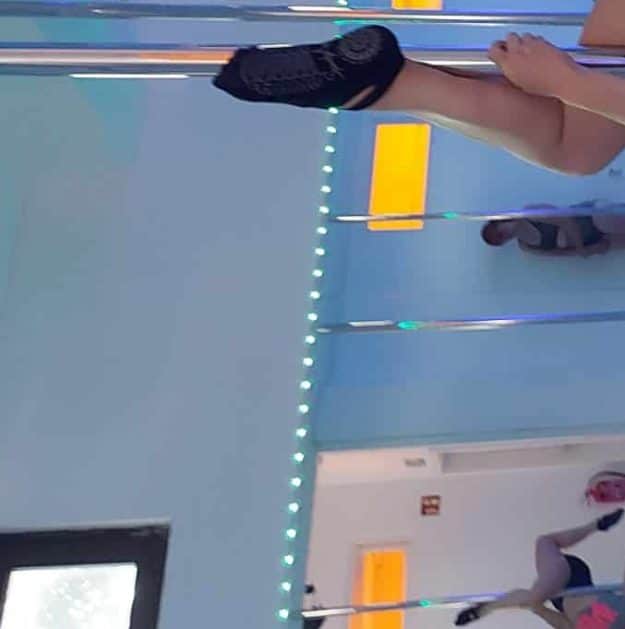 Pole_Girl_26