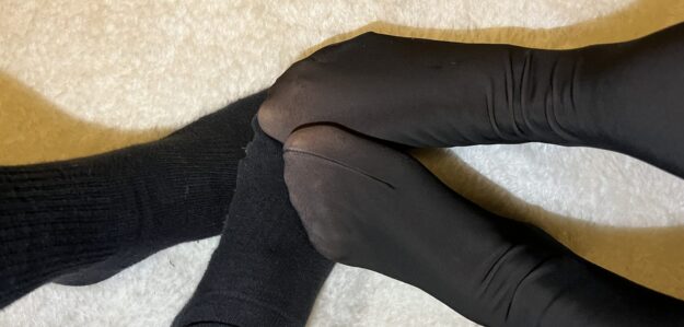 Doubletrouble 2hotgirls with nice feet and panties🤪