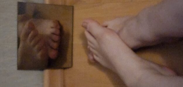 Sura'sfeet and socks