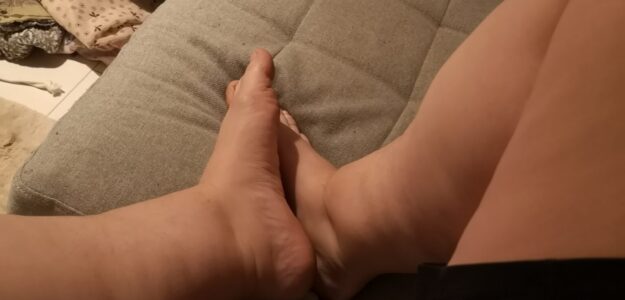 Big_Lesbian_Foot