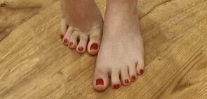 MissGoldenSocks
