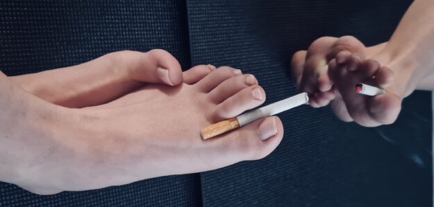 Tiny Smokingtoe