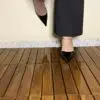 Spürst du das Klicken der Absätze, den leisen Druck auf zarten Zehen? Meine Füße in High Heels erzählen keine Geschichte – sie flüstern Fantasien. Manchmal reicht ein Blick, um alles andere zu vergessen. Wärst du gern ein bisschen näher dran?