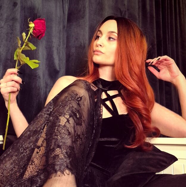 Lady Sia Salem