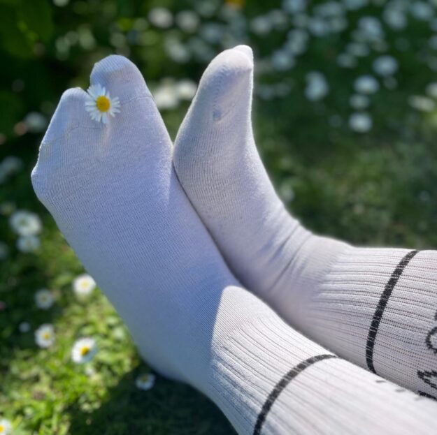 Two Girls one Sock