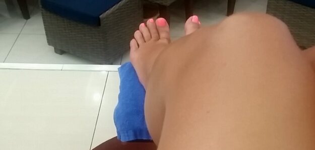 Sandyfeet