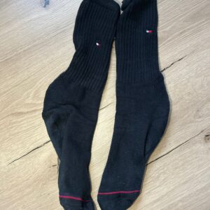 verschwitzte und stark riechende Tommy Hilfiger Socken